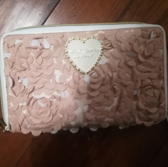 Wallet - Picture 1 of 2